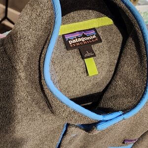 Patagonia Synchilla Large Grey Light Bright Blue Like New 10/10